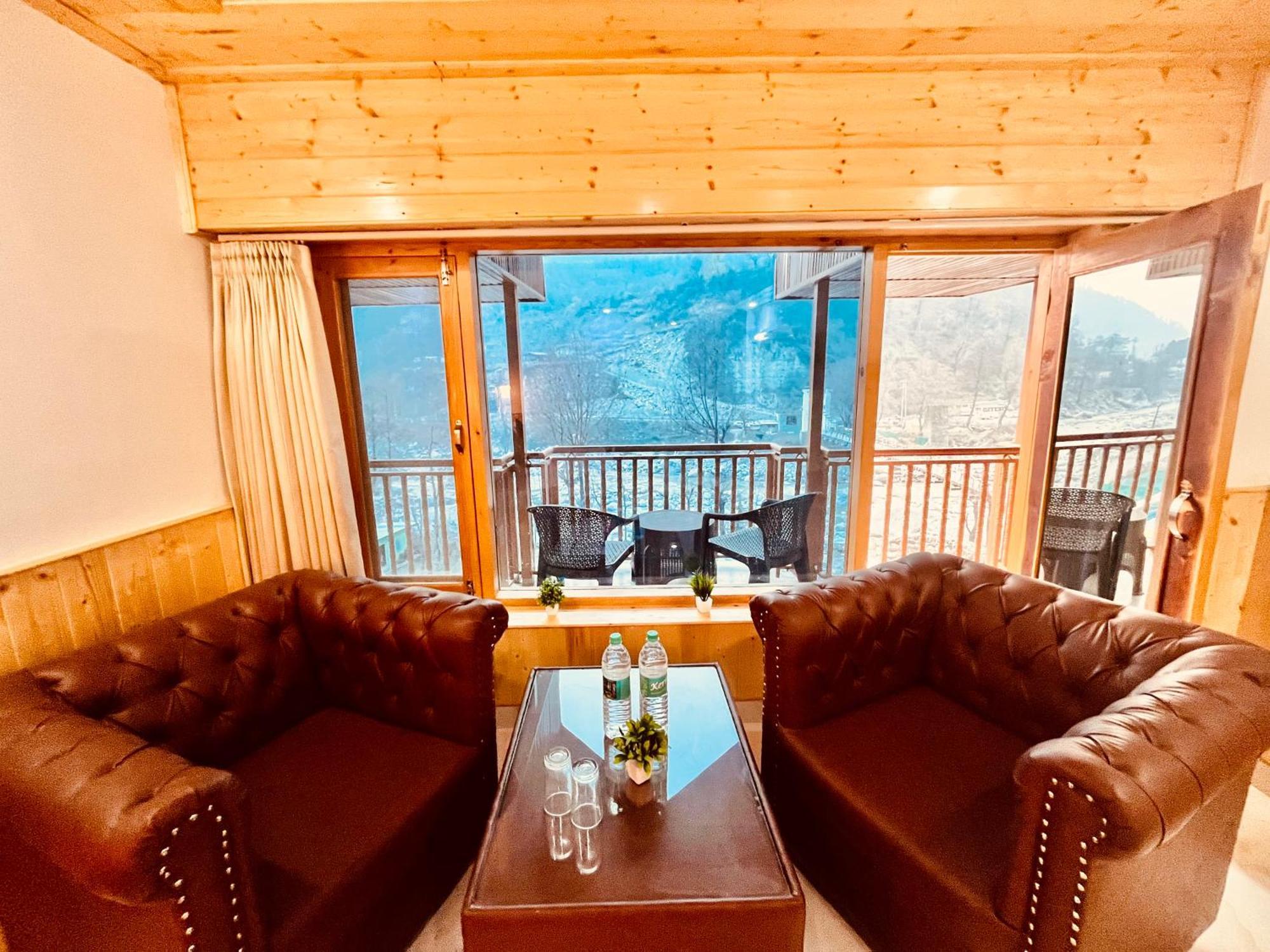 Himalayan Fort Resort, Manali - ! Riverside Property !! Big Lawn With Bonfire !! Best Selling !! Scenic River & Mountais View !! Big Parking !! Luxury Balcony Rooms !! Playing Zone !! Property Of The Year ! M 98160-43600 Manāli Exterior foto