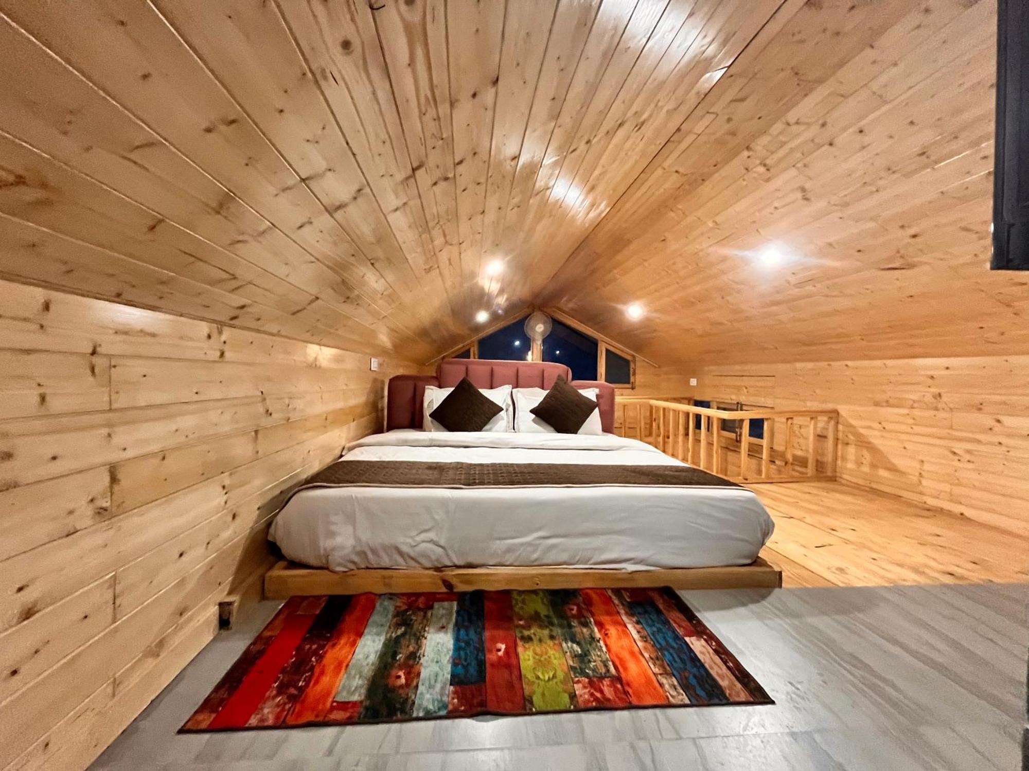 Himalayan Fort Resort, Manali - ! Riverside Property !! Big Lawn With Bonfire !! Best Selling !! Scenic River & Mountais View !! Big Parking !! Luxury Balcony Rooms !! Playing Zone !! Property Of The Year ! M 98160-43600 Manāli Exterior foto